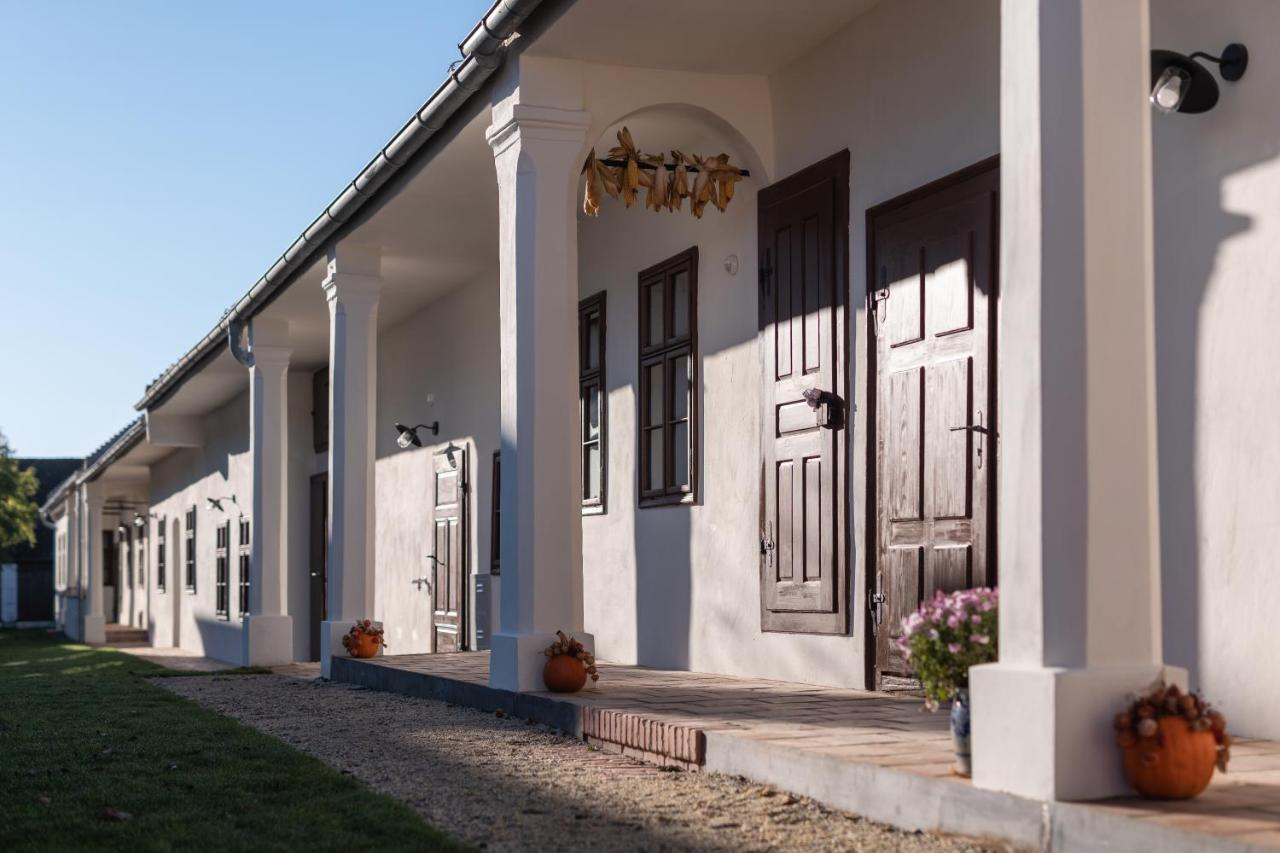 Tschardakenhof Appartements Lutzmannsburg Exterior foto